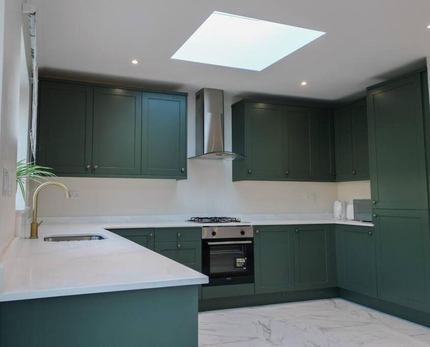 Homely & Peaceful Living Space Morden  Esterno foto